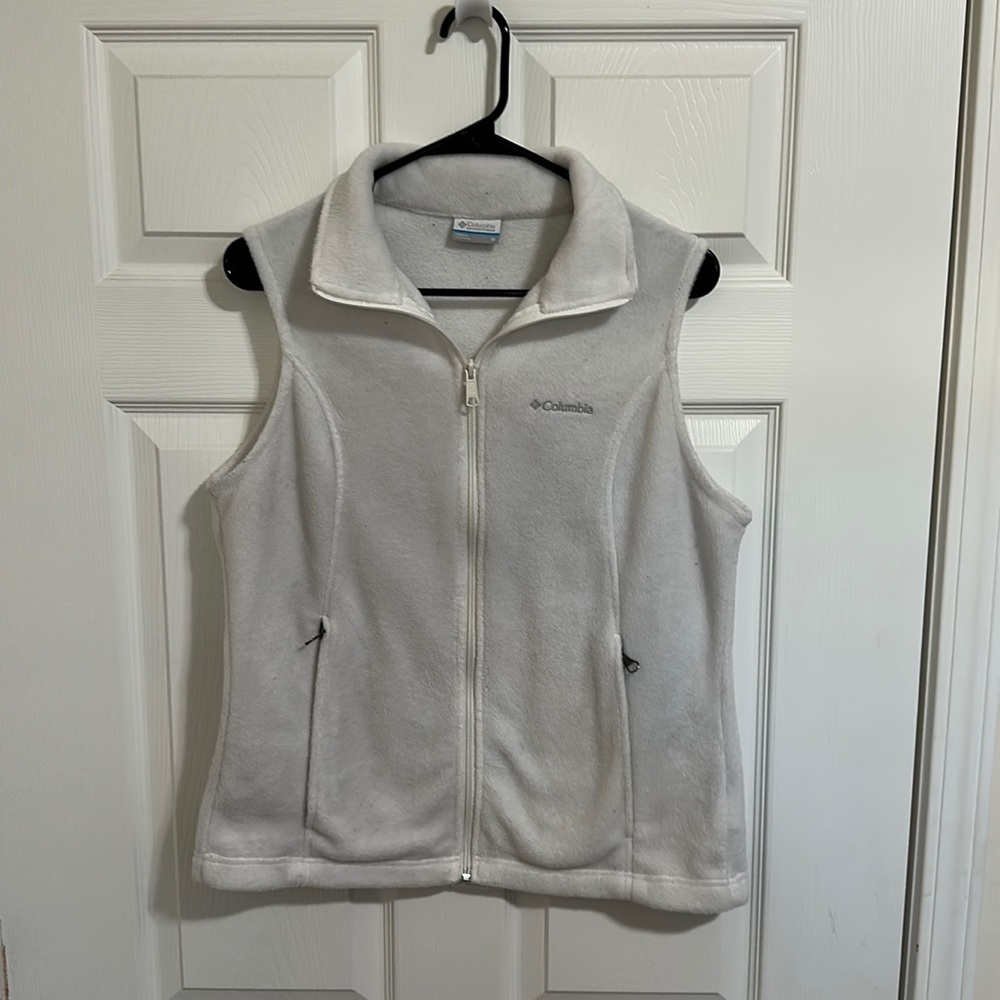 Columbia women’s White Fleece Vest